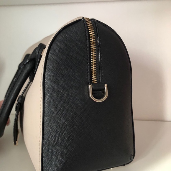 🌸☁️KATE SPADE☁️🌸 cream and black hand bag and crossbody 2 in 1 - Picture 4 of 4